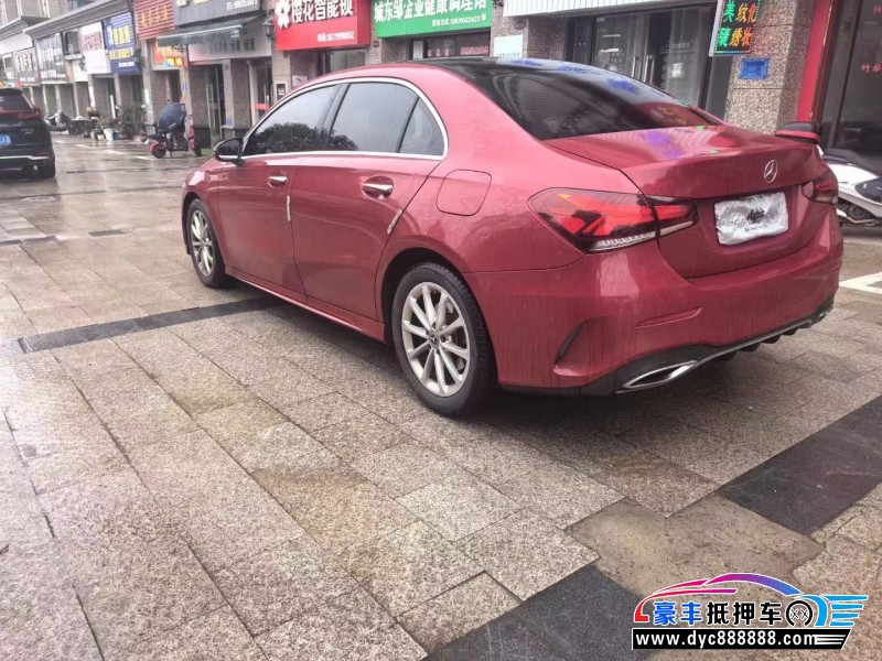 20年奔驰A轿车抵押车出售
