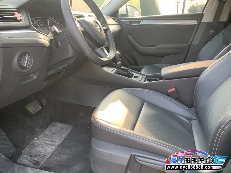 21年斯柯达速派轿车抵押车出售