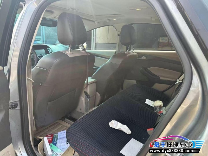 13年福特福克斯轿车抵押车出售