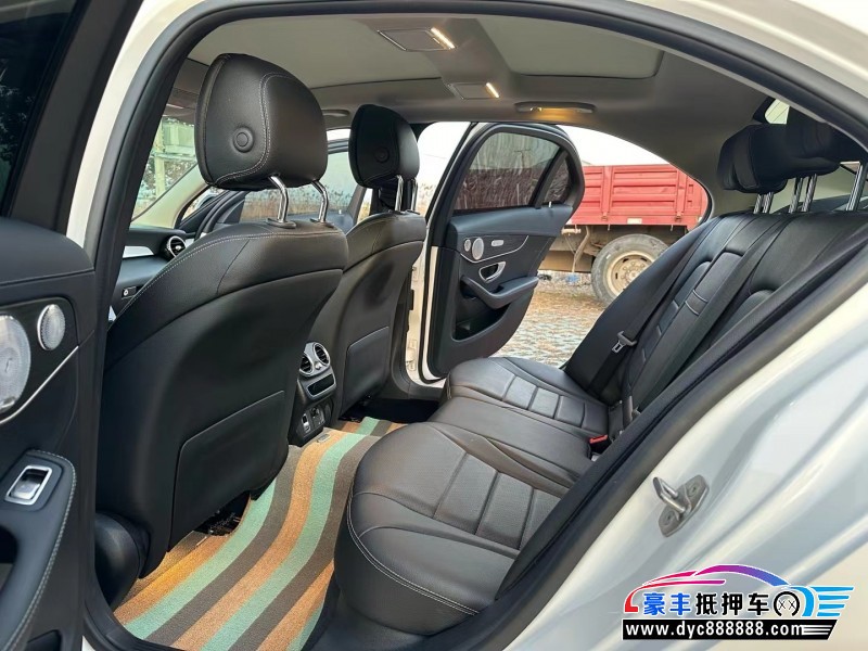 22年奔驰C轿车抵押车出售