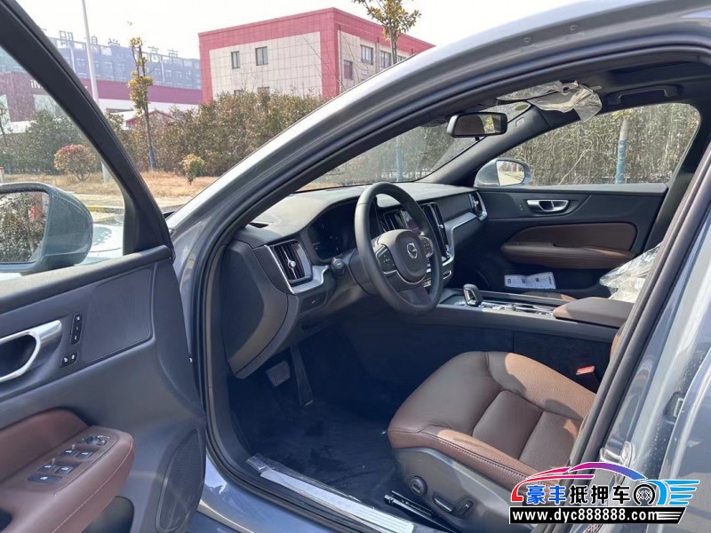 23年沃尔沃S60轿车抵押车出售