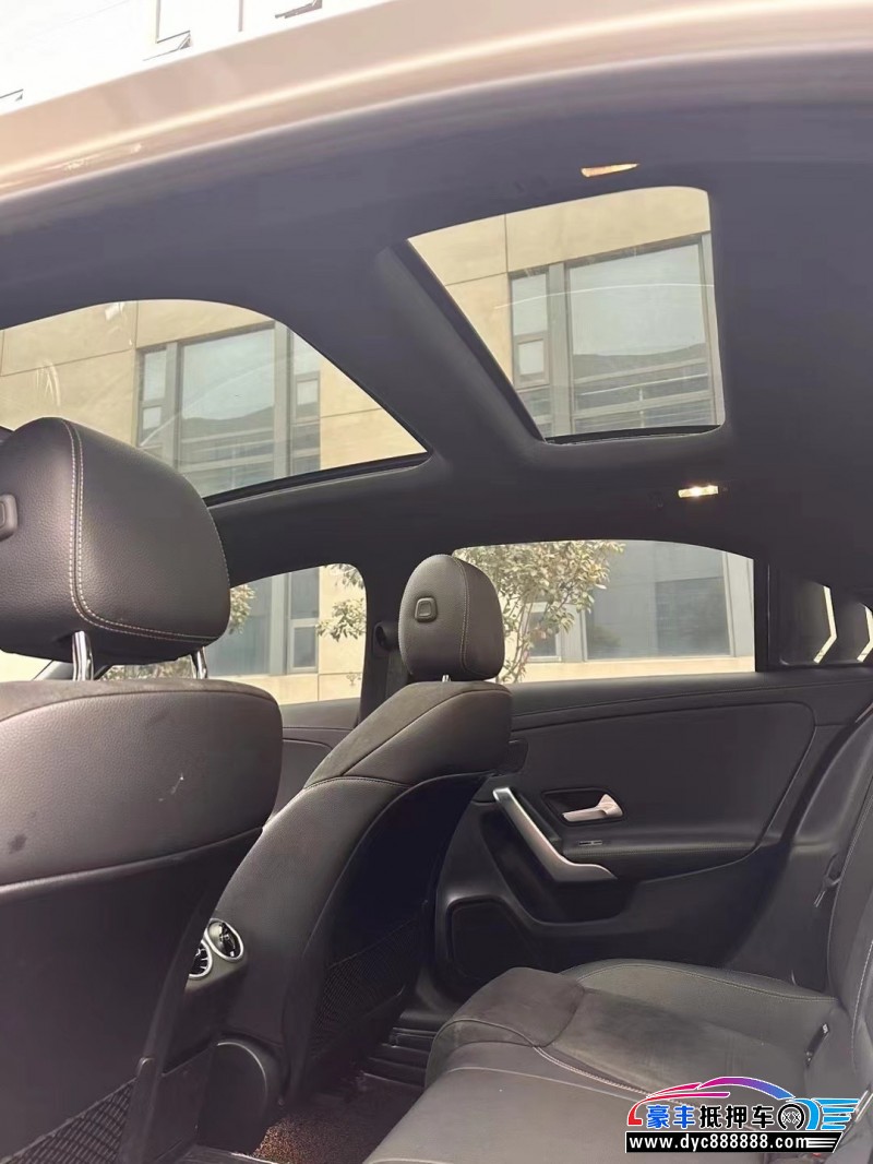 20年奔驰A轿车抵押车出售