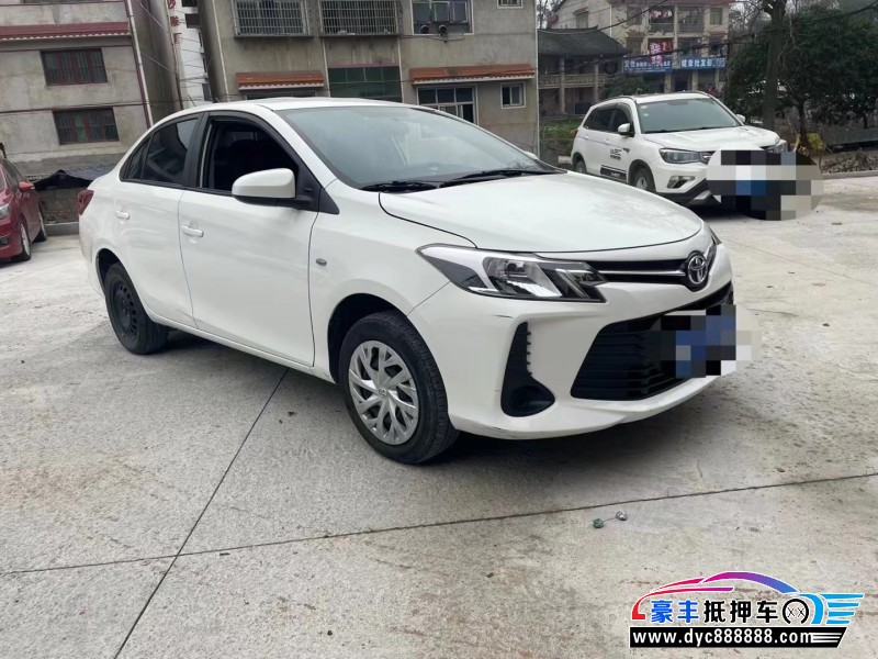 20年丰田威驰轿车抵押车出售