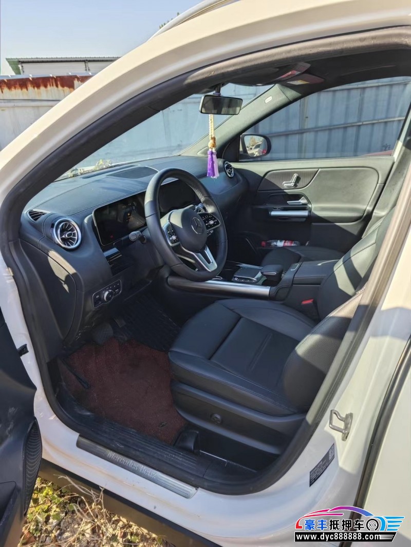 21年奔驰GLA轿车抵押车出售