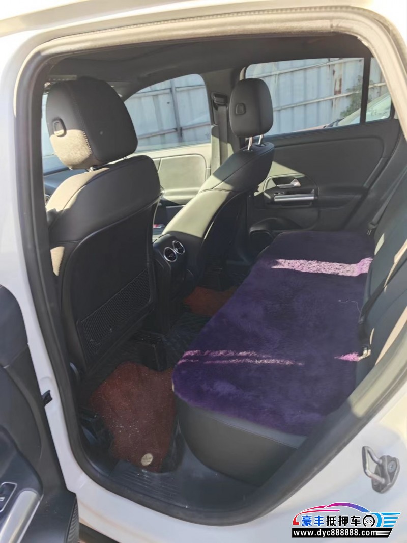 21年奔驰GLA轿车抵押车出售