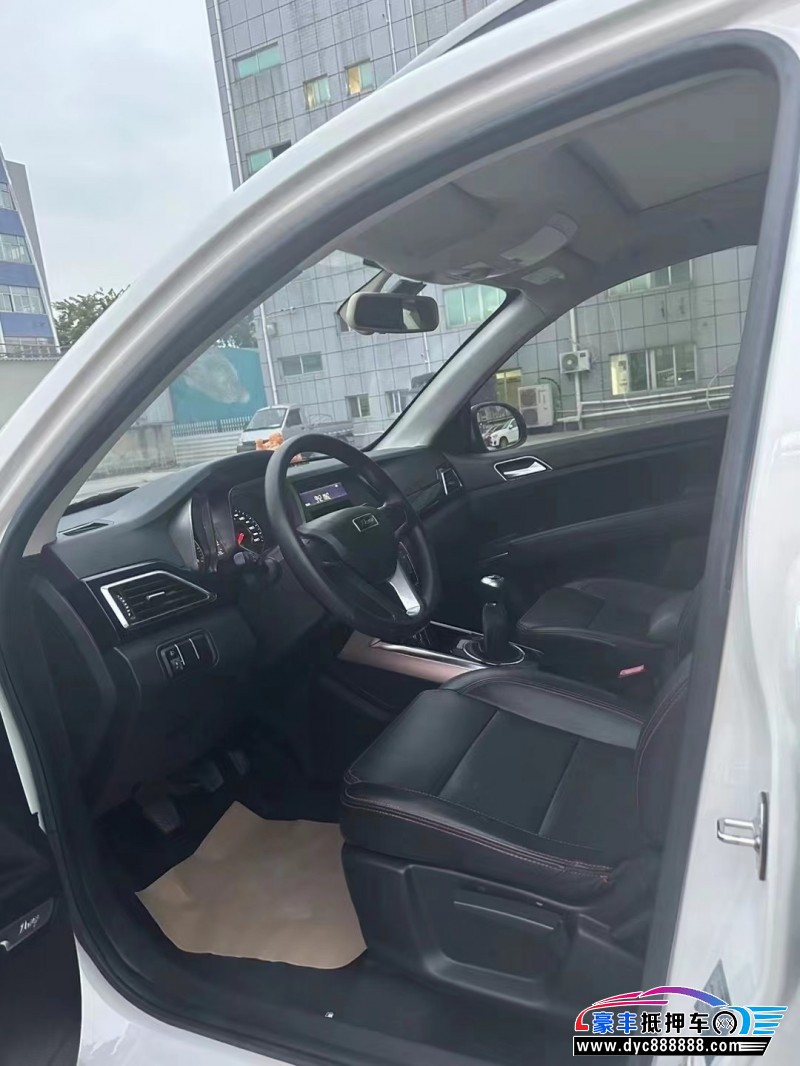 18年众泰大迈X5轿车抵押车出售