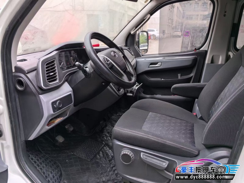 22年上汽大通V80轿车抵押车出售