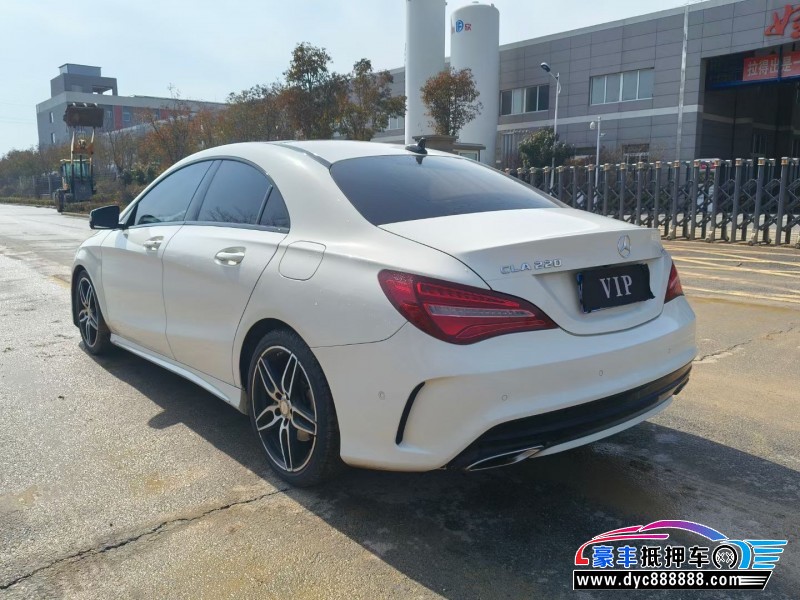 17年奔驰CLA轿车抵押车出售