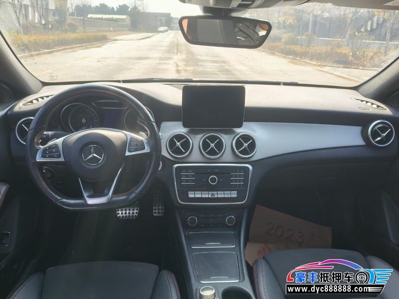 17年奔驰CLA轿车抵押车出售