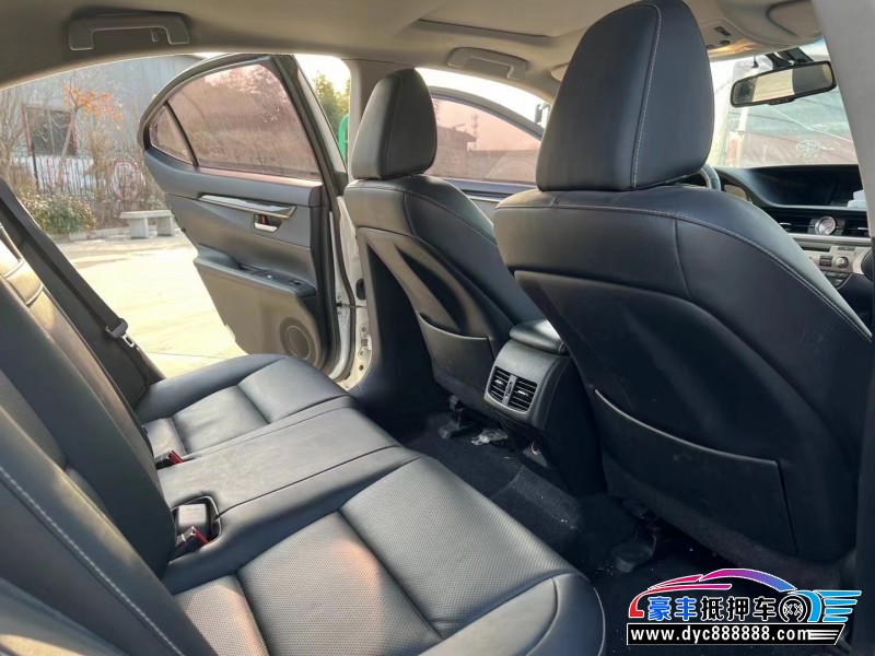 16年雷克萨斯ES轿车抵押车出售