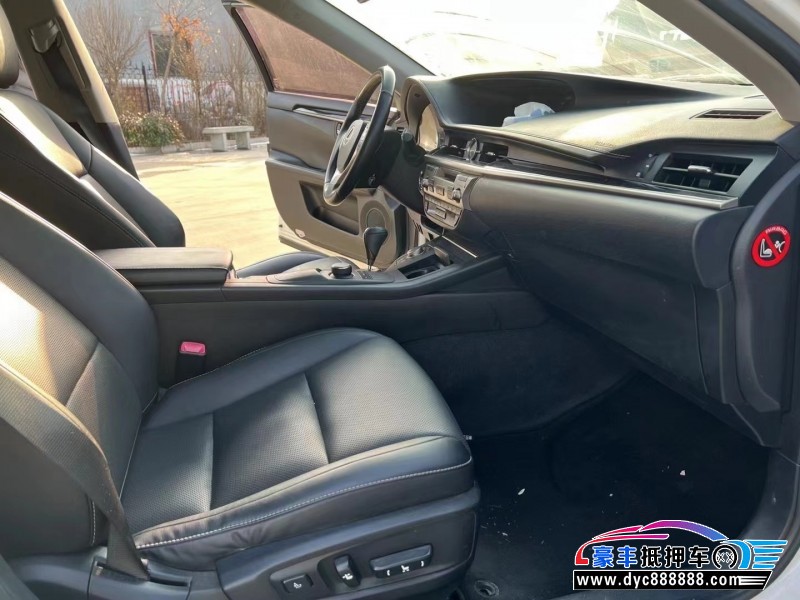 16年雷克萨斯ES轿车抵押车出售