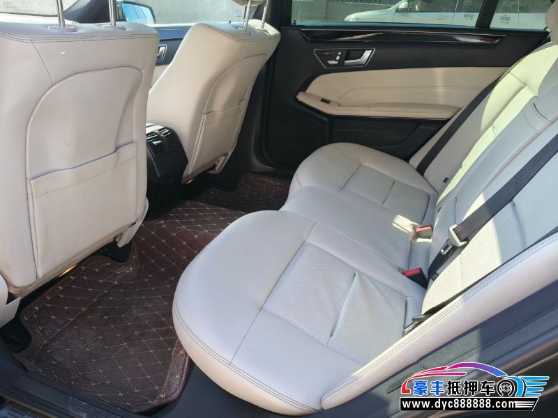 14年奔驰E轿车抵押车出售