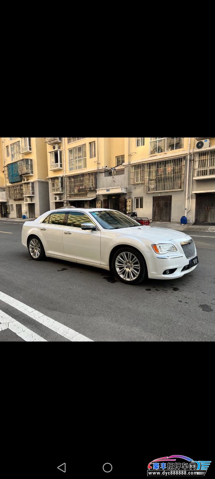 13年克莱斯勒300C轿车抵押车出售