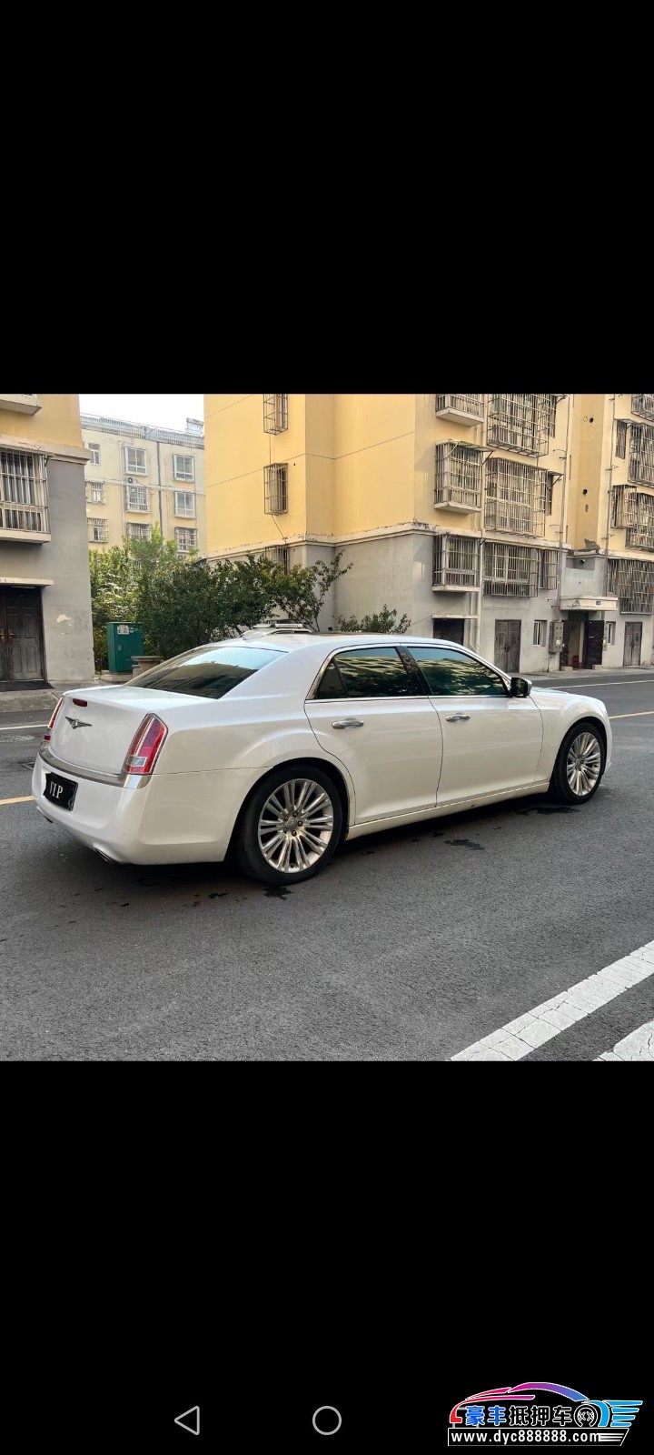 13年克莱斯勒300C轿车抵押车出售