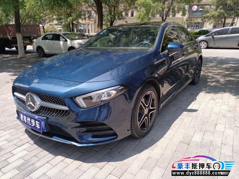 19年奔驰A轿车抵押车出售