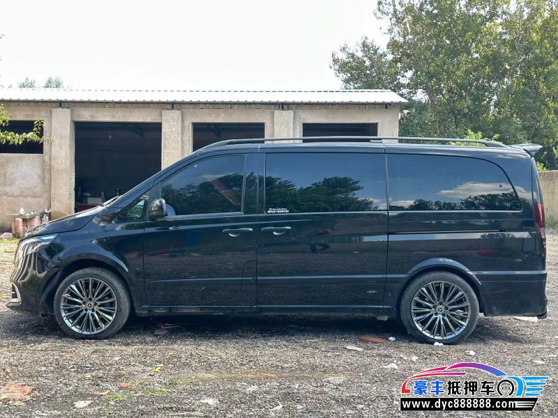 14年奔驰唯雅诺轿车抵押车出售