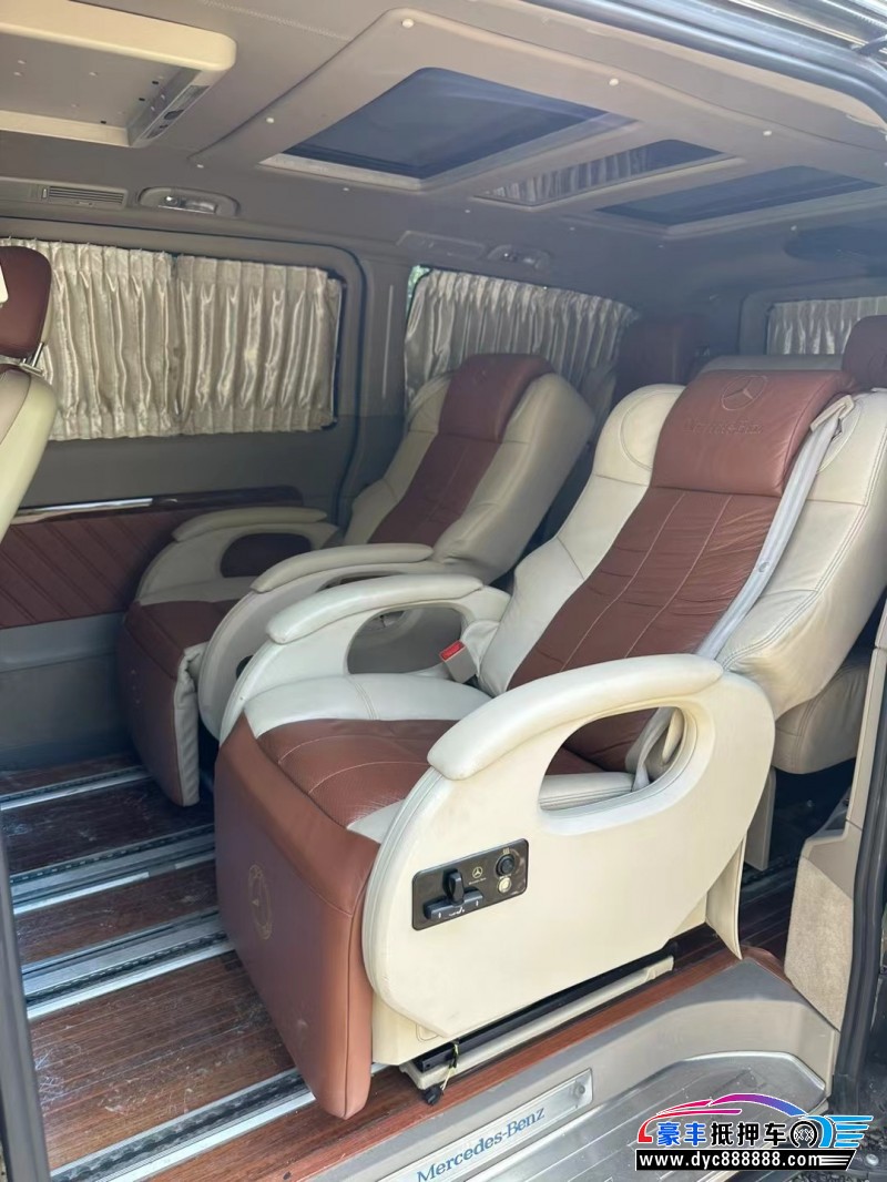 14年奔驰唯雅诺轿车抵押车出售