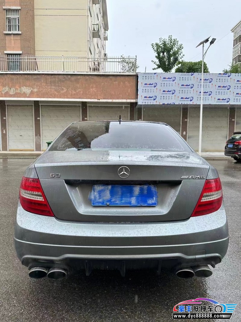 13年奔驰C轿车抵押车出售