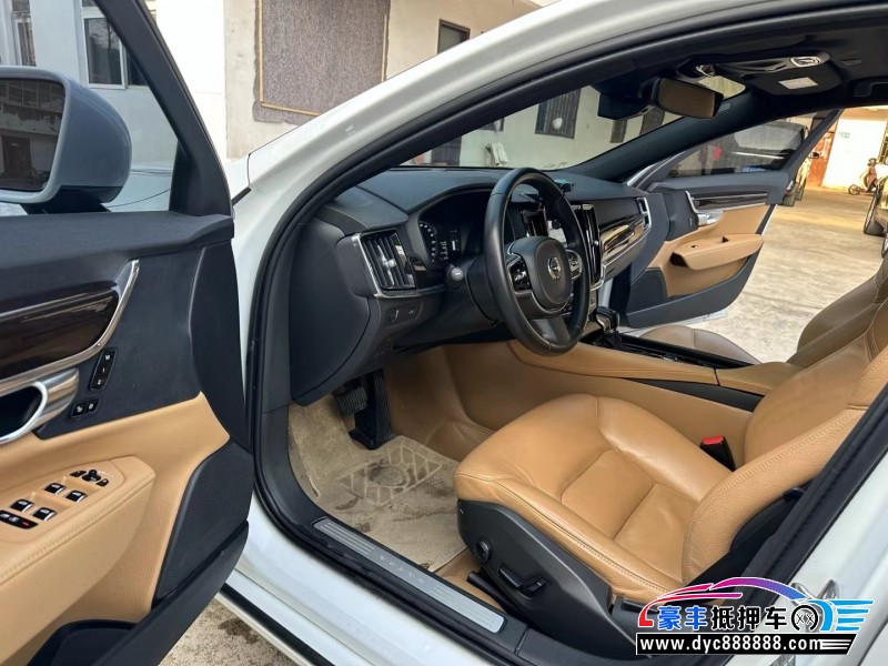 18年沃尔沃S90轿车抵押车出售