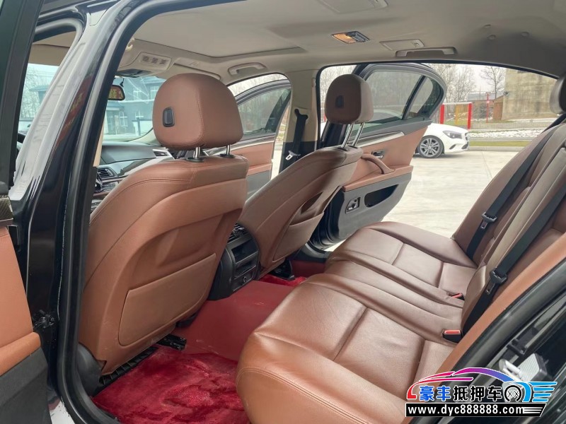 13年宝马5系轿车抵押车出售