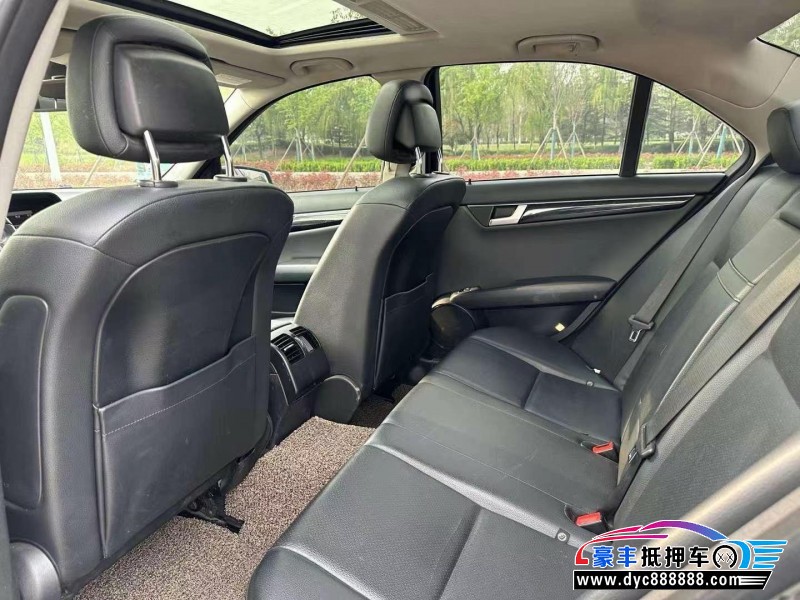 13年奔驰C轿车抵押车出售