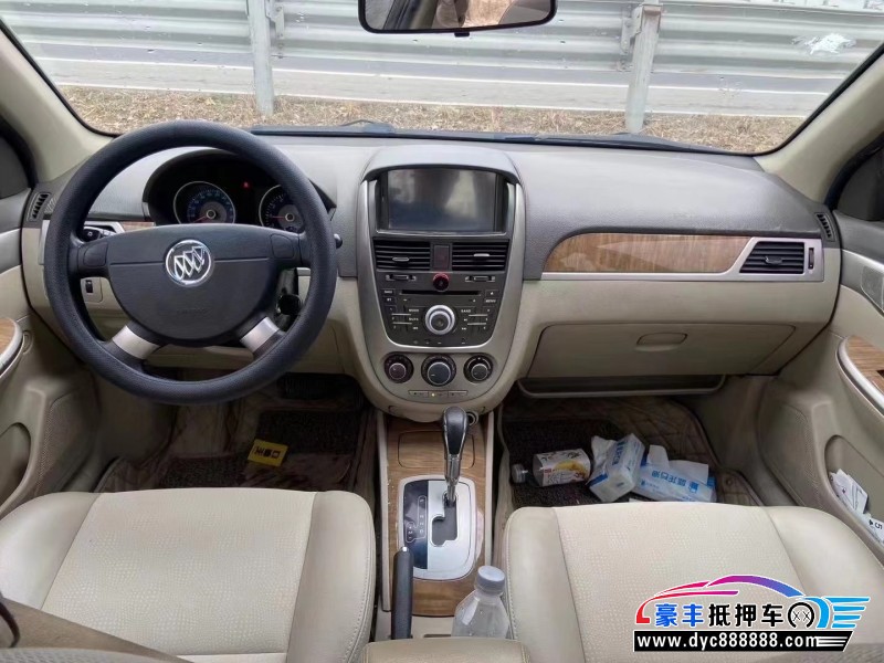 15年别克凯越轿车抵押车出售