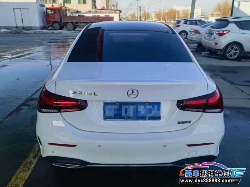 21年奔驰A轿车抵押车出售
