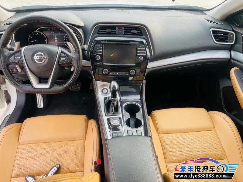 19年日产西玛轿车抵押车出售