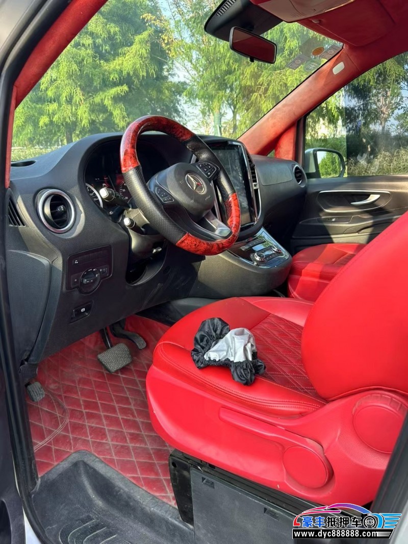 17年奔驰威霆(进口)轿车抵押车出售