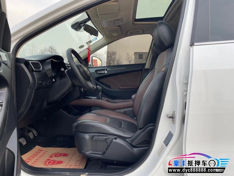 18年东风风光580轿车抵押车出售