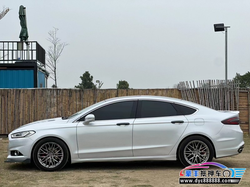 15年福特蒙迪欧轿车抵押车出售