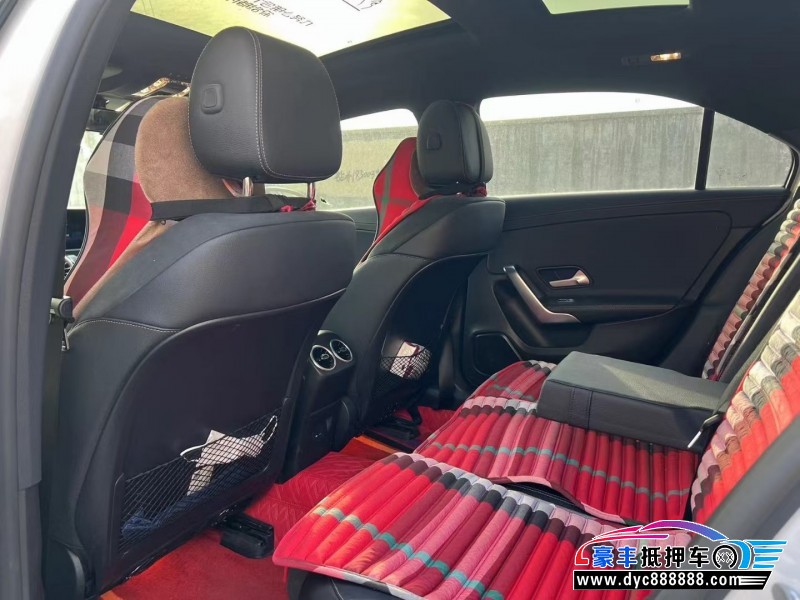 20年奔驰A轿车抵押车出售