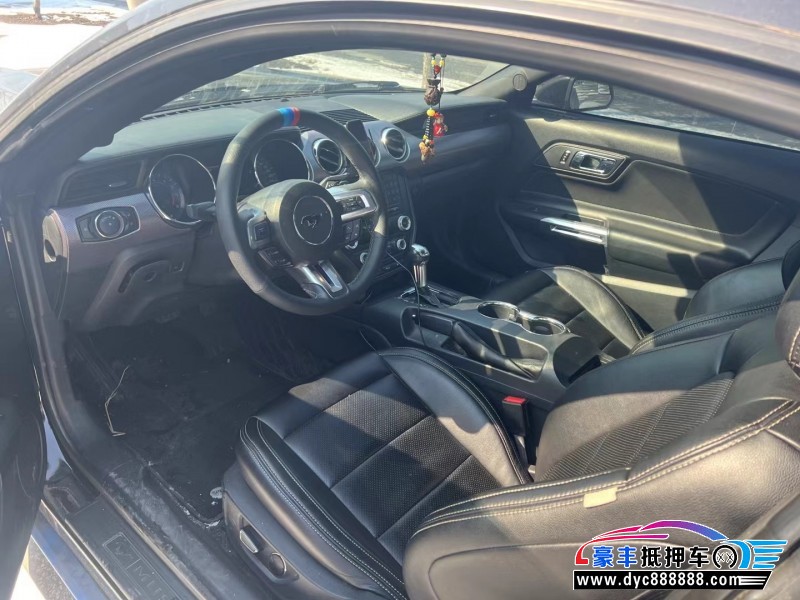 16年福特野马轿车抵押车出售