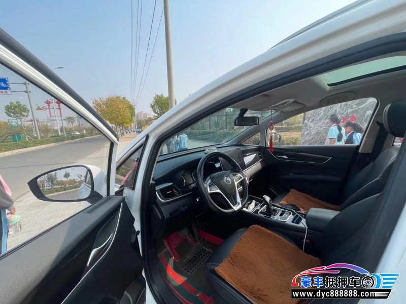 20年比亚迪宋轿车抵押车出售