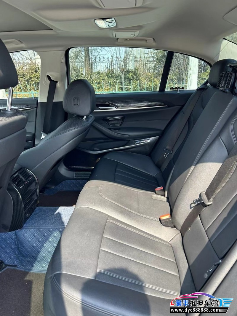 18年宝马5系轿车抵押车出售