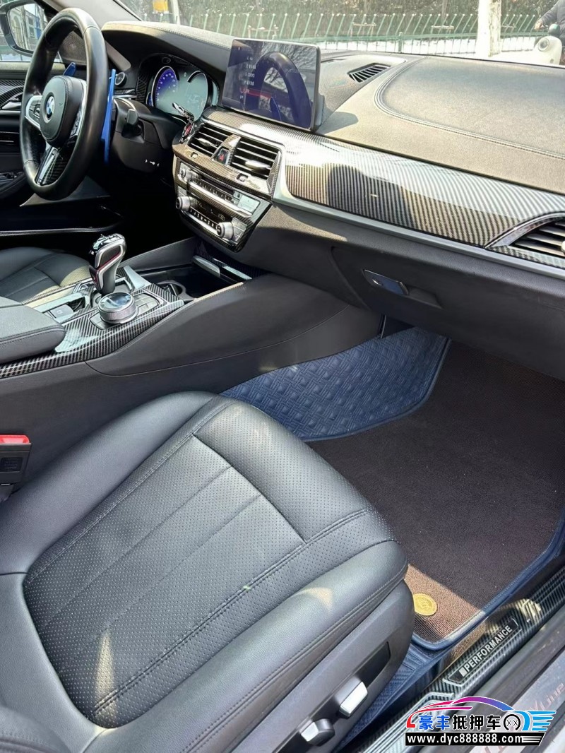 18年宝马5系轿车抵押车出售