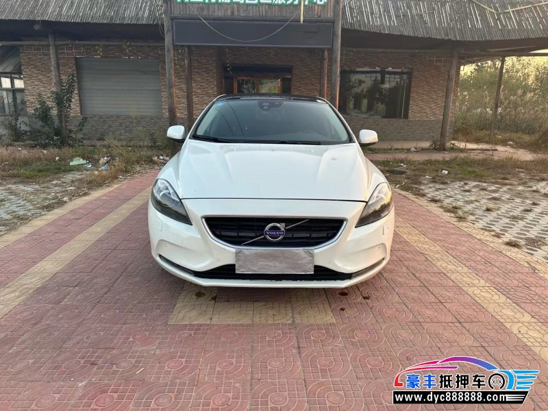 14年沃尔沃V40轿车抵押车出售