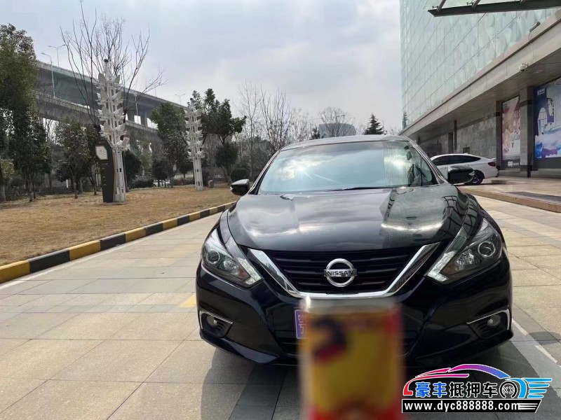 18年日产天籁轿车抵押车出售
