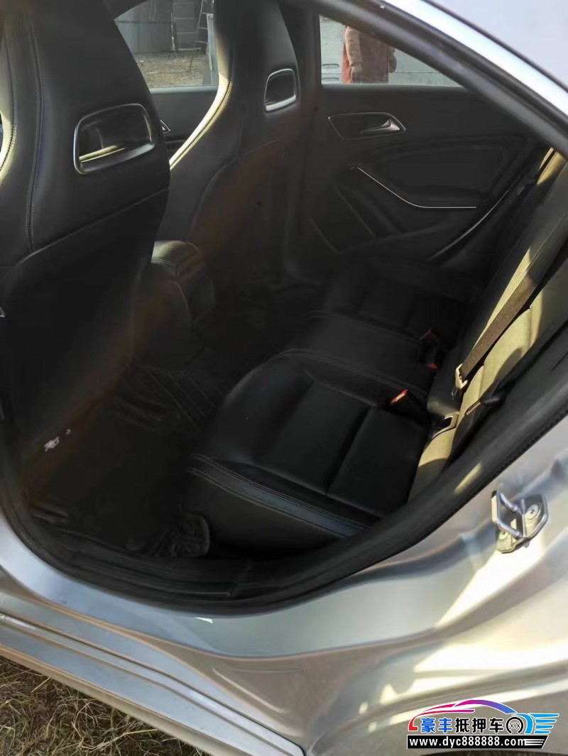 19年奔驰CLA轿车抵押车出售