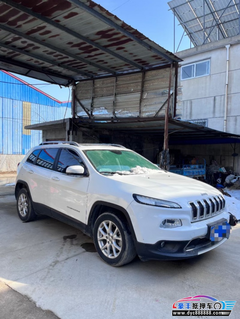 18年Jeep自由光轿车抵押车出售