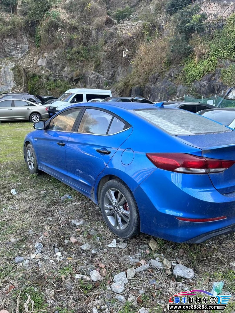 17年现代领动轿车抵押车出售