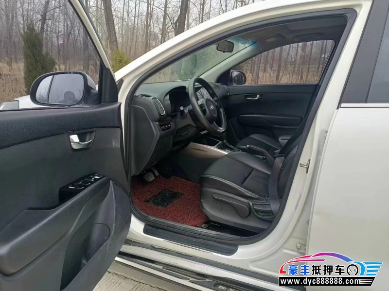 16年起亚KX3轿车抵押车出售