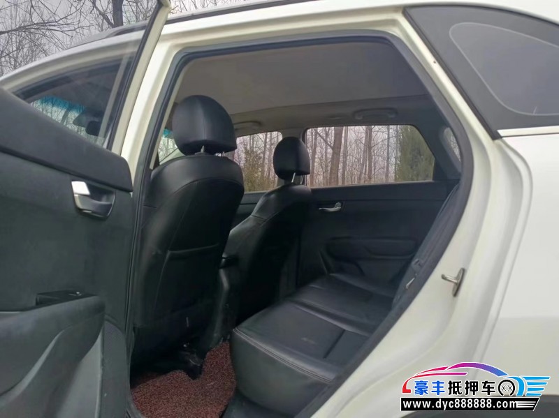 16年起亚KX3轿车抵押车出售