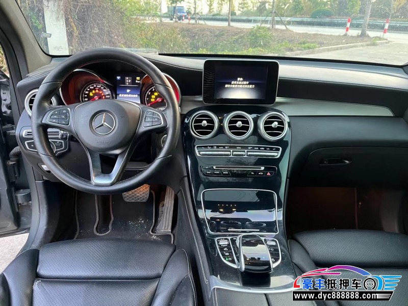 17年奔驰GLC轿车抵押车出售