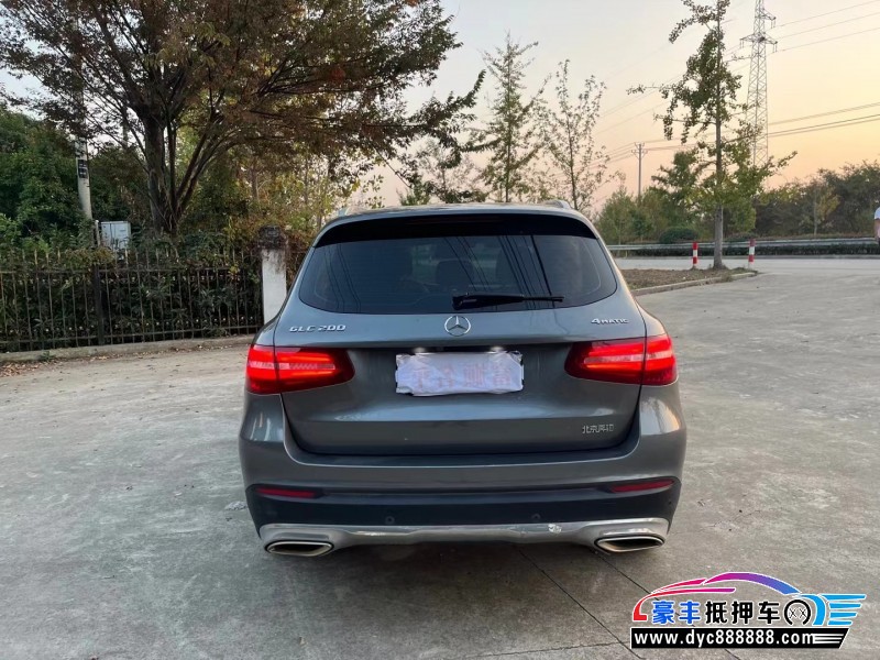 17年奔驰GLC轿车抵押车出售