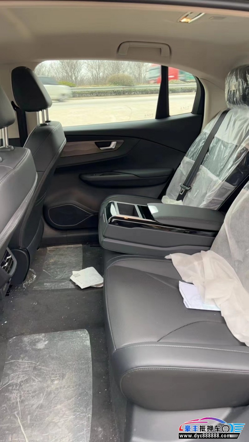 23年红旗EQM5轿车抵押车出售