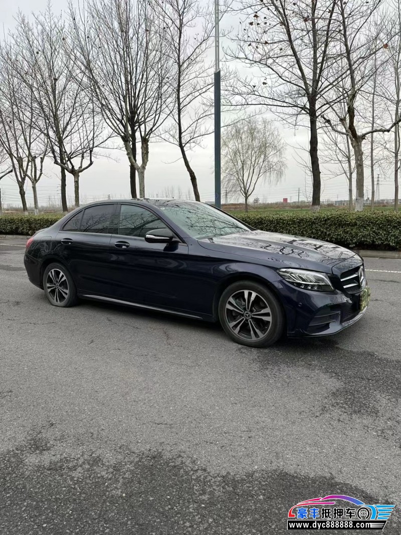 19年奔驰C轿车抵押车出售