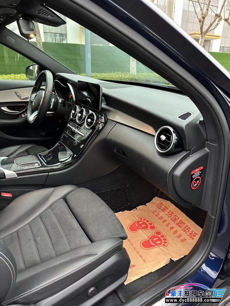 19年奔驰C轿车抵押车出售