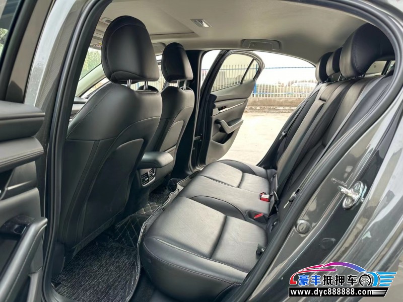 20年马自达昂克赛拉轿车抵押车出售