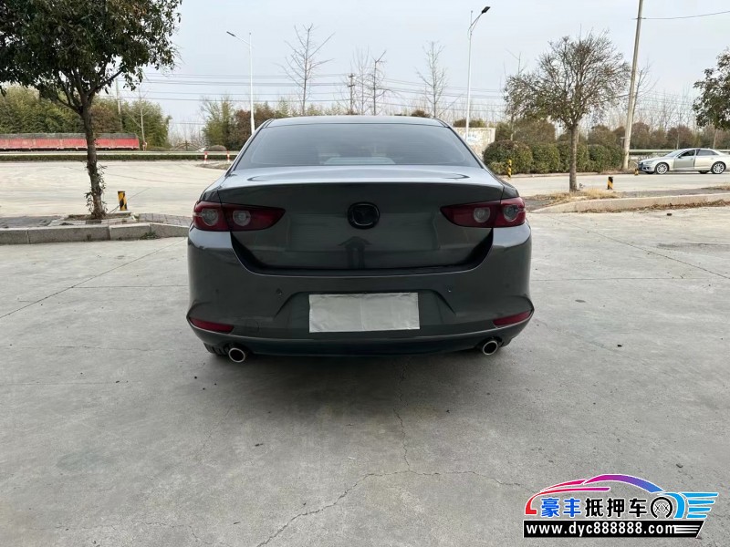 20年马自达昂克赛拉轿车抵押车出售